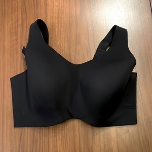 Black medium support bra. Sports bra.